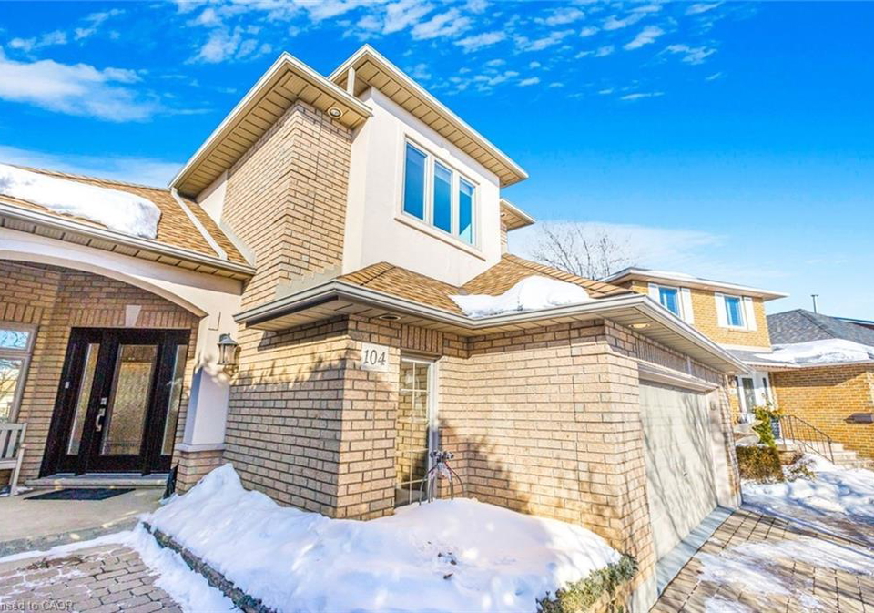 104-seaton-place-stoney-creek-ontario-40795141