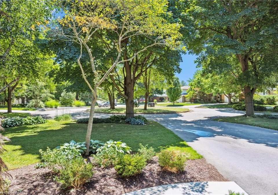 18-pittsford-close-waterloo-ontario-40795207