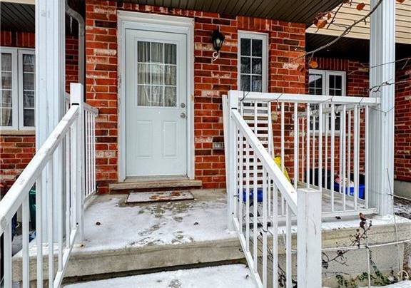55-mooregate-crescent-kitchener-ontario-40795244