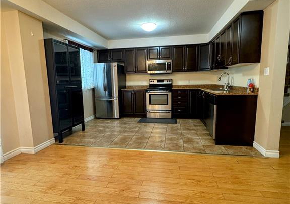 55-mooregate-crescent-kitchener-ontario-40795244