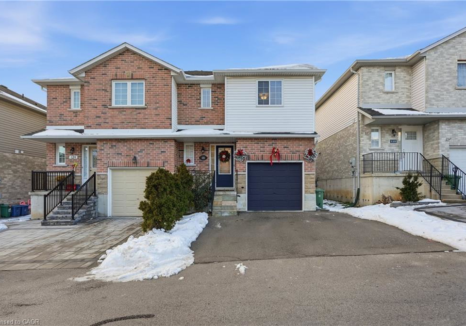 122-vennio-lane-hamilton-ontario-40795280