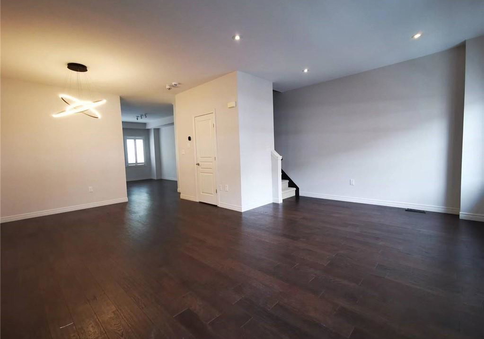 12-john-russell-lane-line-kitchener-ontario-40795420