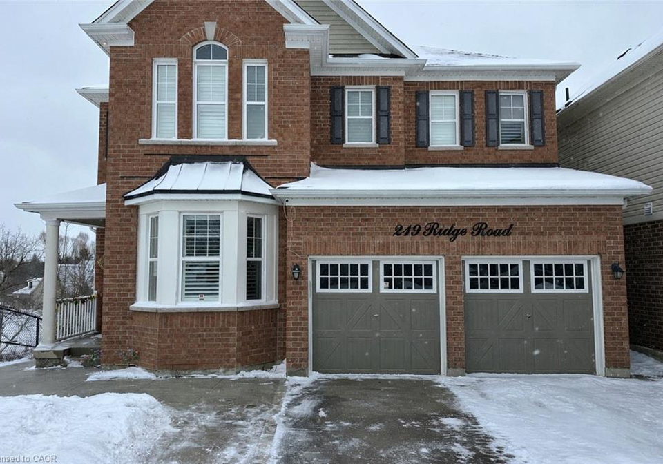 219-ridge-road-cambridge-ontario-40795427