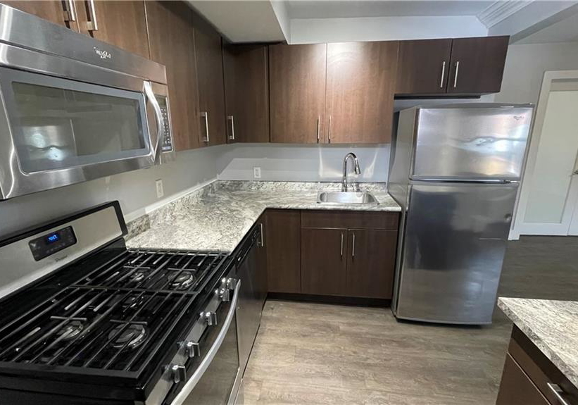 4-ottawa-street-n-hamilton-ontario-40795446