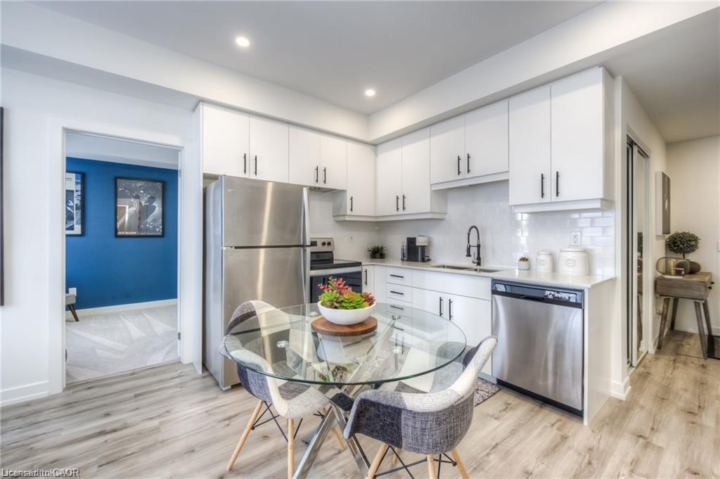 251-northfield-drive-e-waterloo-ontario-40795467