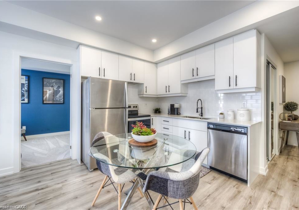 251-northfield-drive-e-waterloo-ontario-40795467