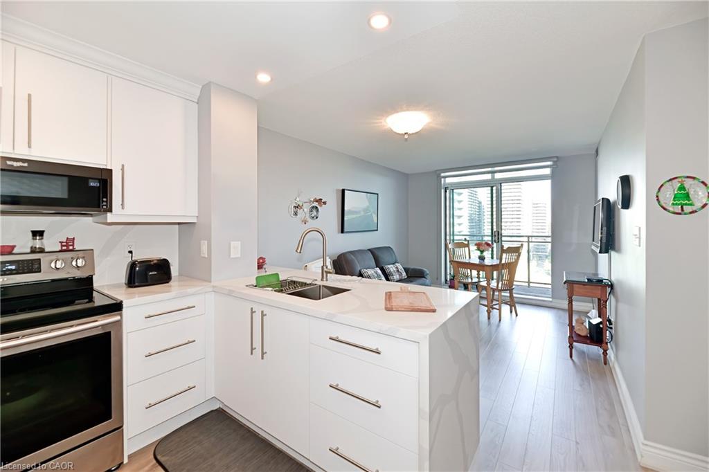 10-39-oneida-crescent-richmond-hill-ontario-40795565