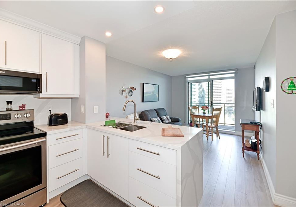 10-39-oneida-crescent-richmond-hill-ontario-40795565
