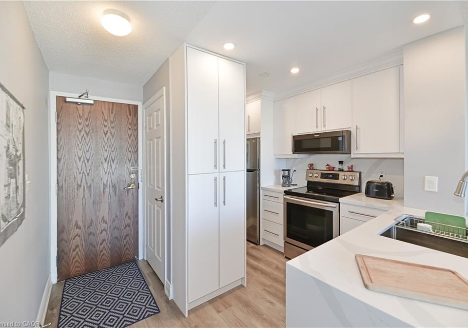 10-39-oneida-crescent-richmond-hill-ontario-40795565