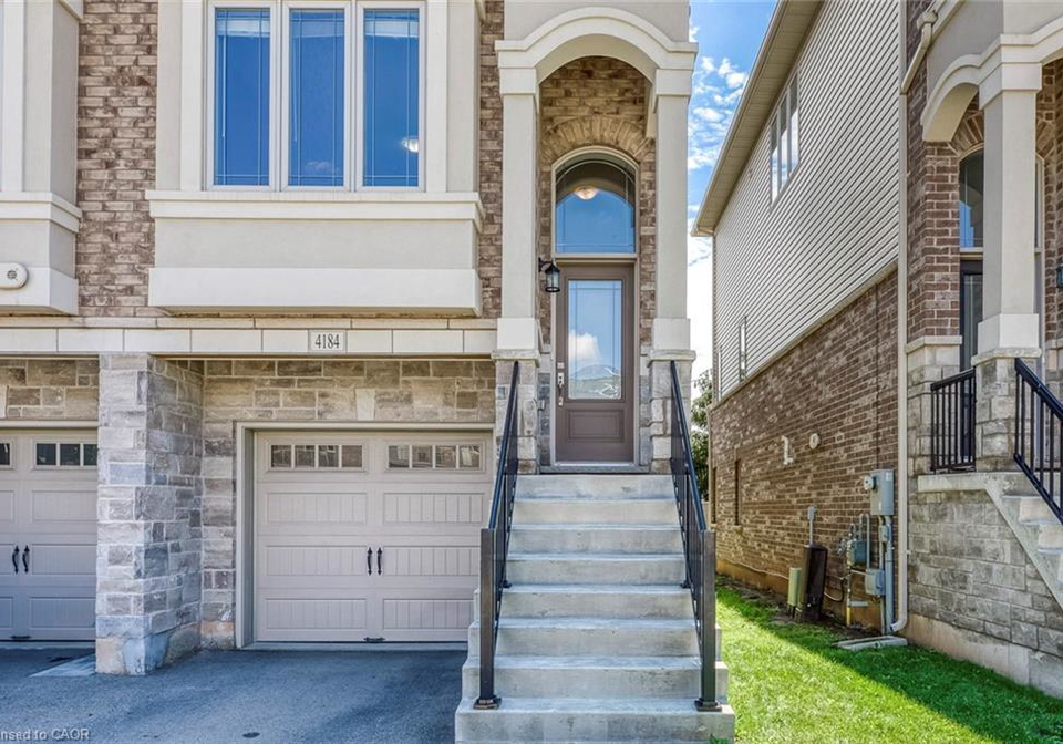 4184-galileo-common-burlington-ontario-40795602