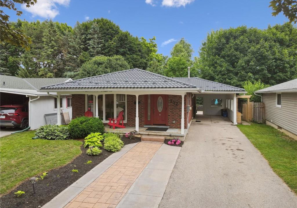 357-grangewood-drive-waterloo-ontario-40795758