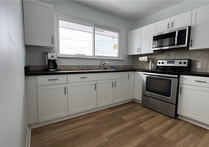 1100-highway-no-6-highway-hamilton-ontario-40795763