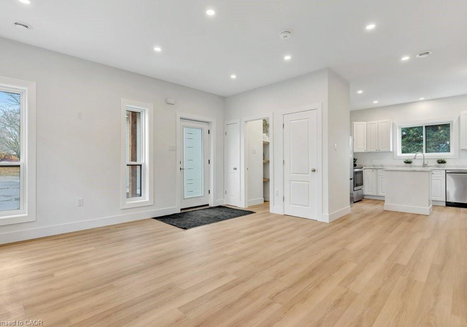 67-kimberly-crescent-kitchener-ontario-40795766
