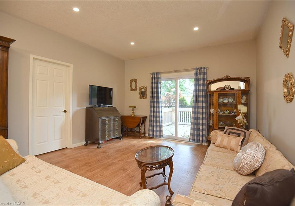 157-silverbirch-boulevard-hamilton-ontario-40795776