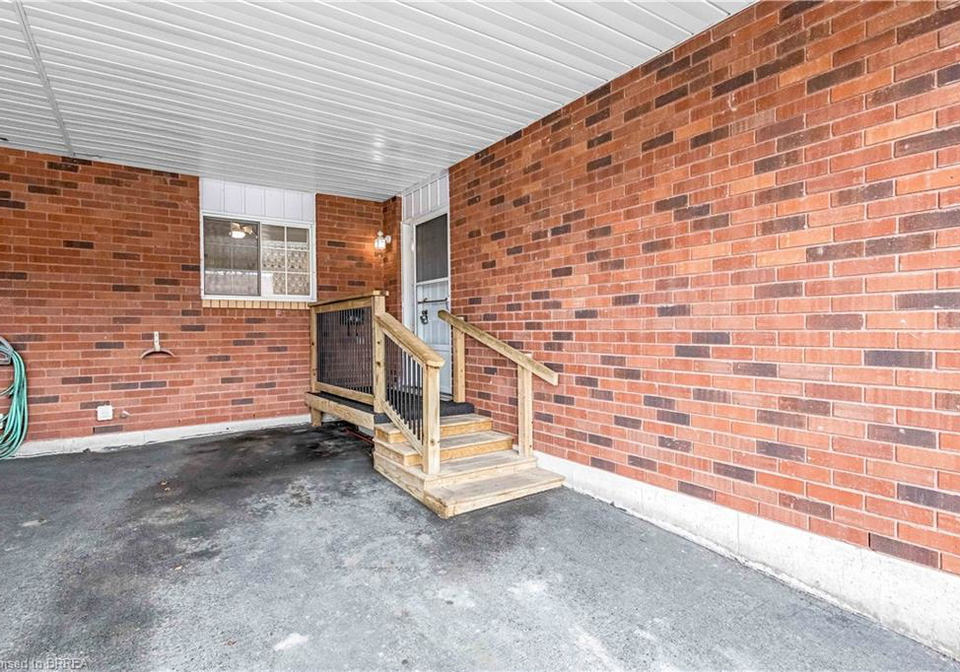 20-courtland-drive-brantford-ontario-40795781