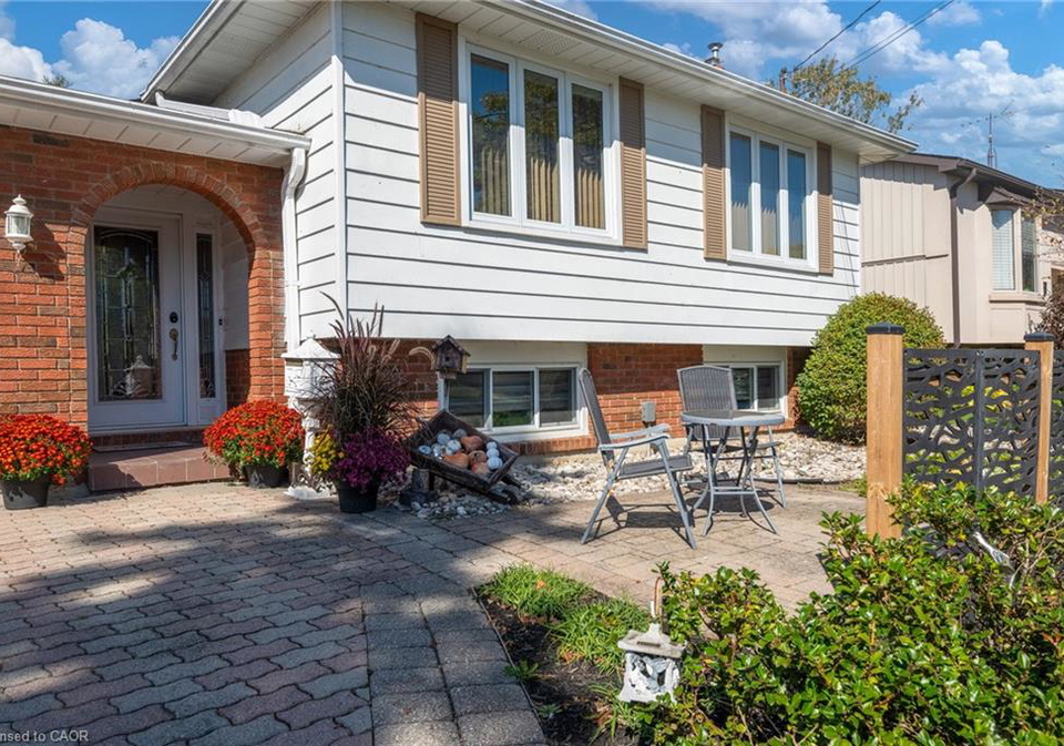 271-haller-crescent-caledonia-ontario-40795934