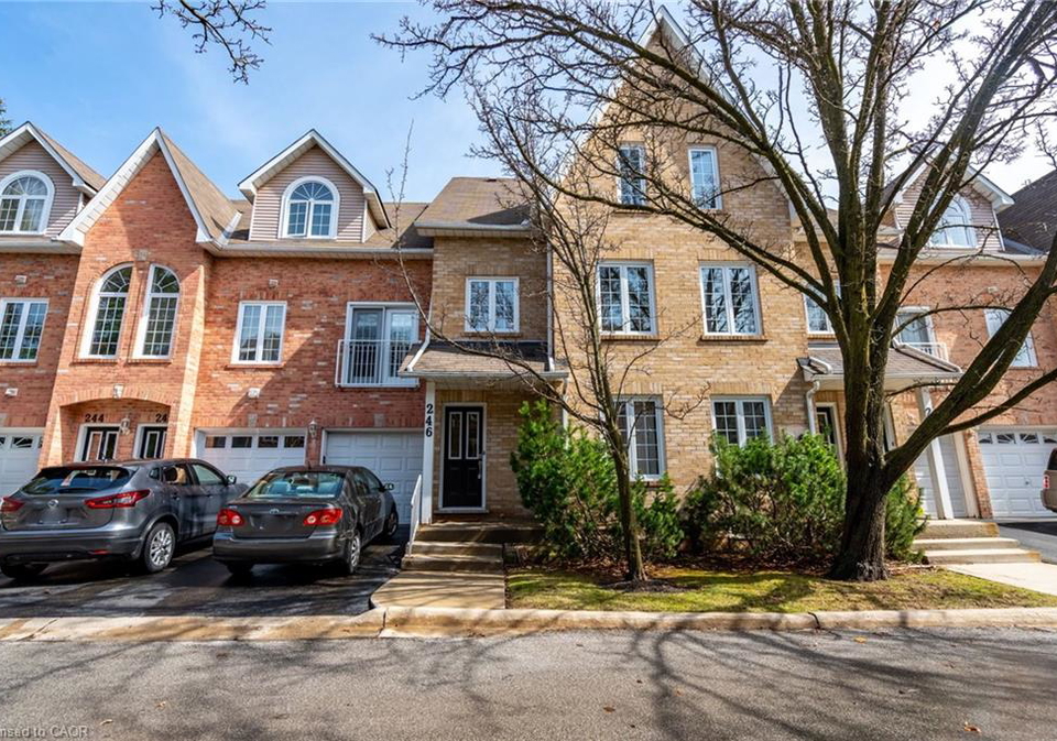 2075-walkers-line-burlington-ontario-40796062