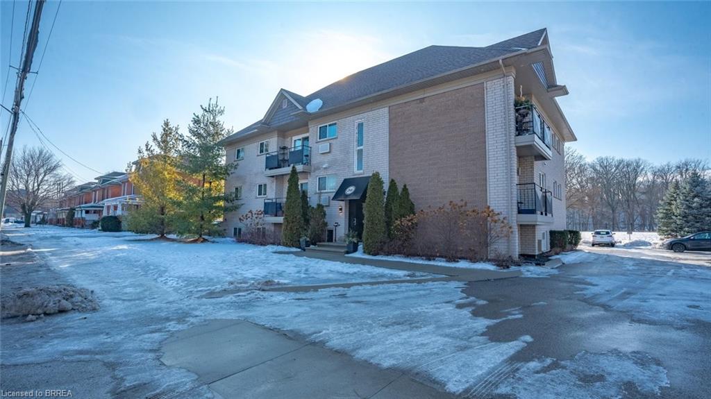 36-willow-street-paris-ontario-40796071