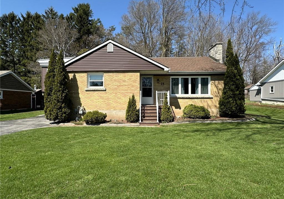 25-charlton-crescent-simcoe-ontario-40796130