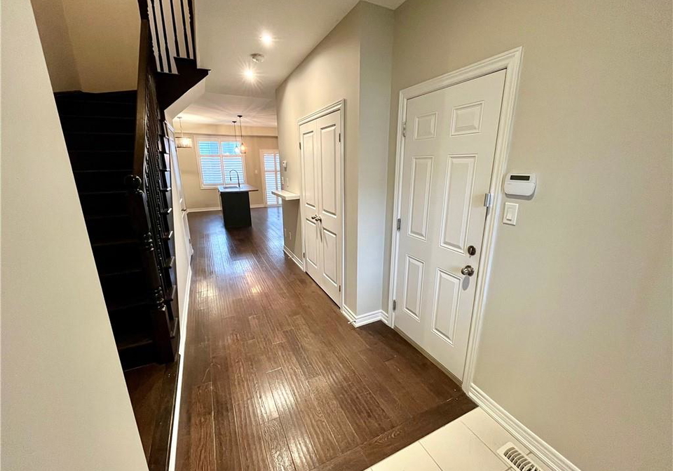 7-pinot-crescent-stoney-creek-ontario-40796195