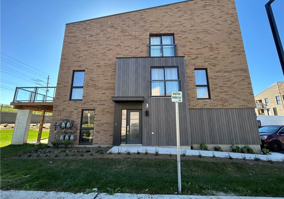 3-urbane-boulevard-kitchener-ontario-40796228