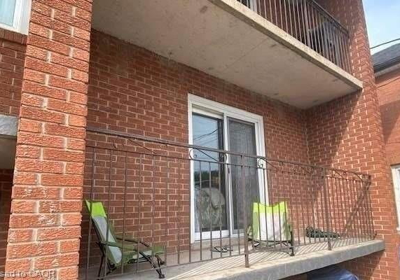 10-main-street-halton-ontario-40796330