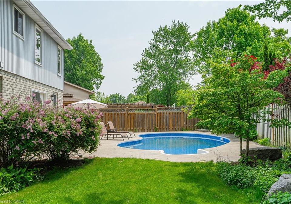 58-mcleod-court-kitchener-ontario-40796461