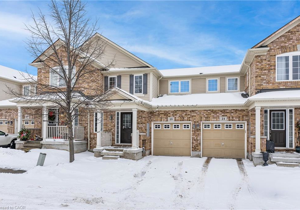 19-blackbird-circle-cambridge-ontario-40796479