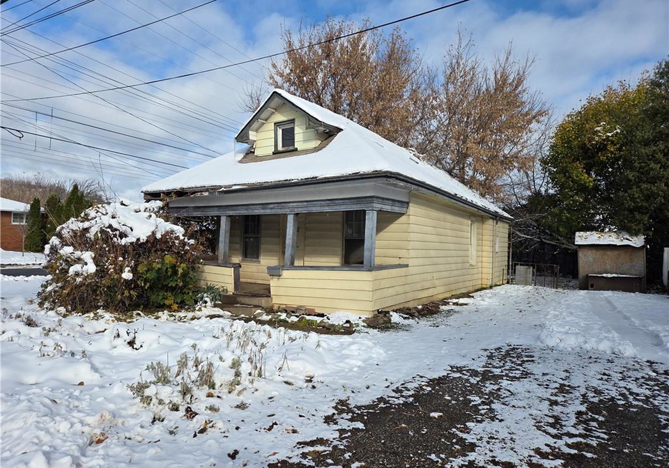 173-dumbarton-avenue-hamilton-ontario-40796496