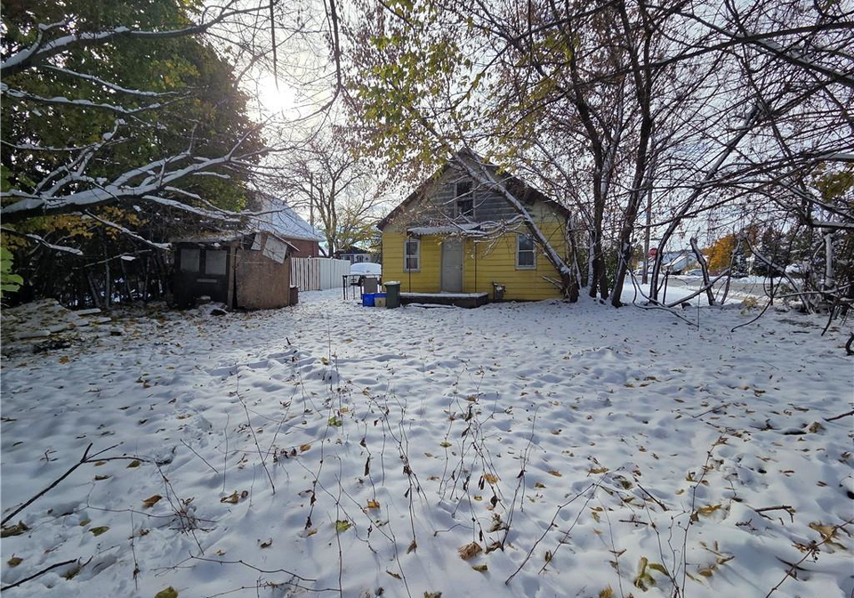 173-dumbarton-avenue-hamilton-ontario-40796496