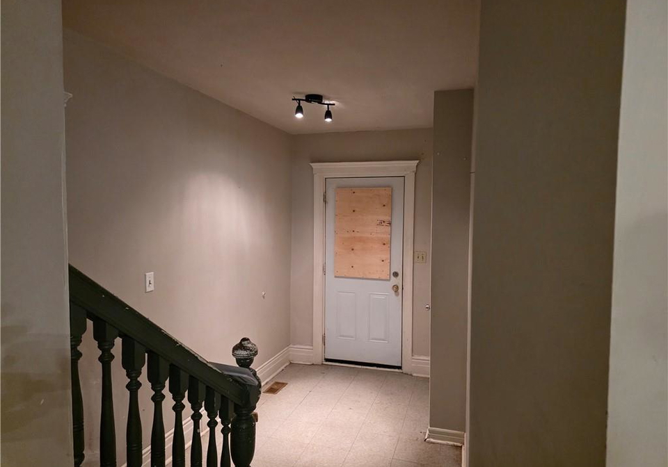 173-sanford-avenue-n-hamilton-ontario-40796528