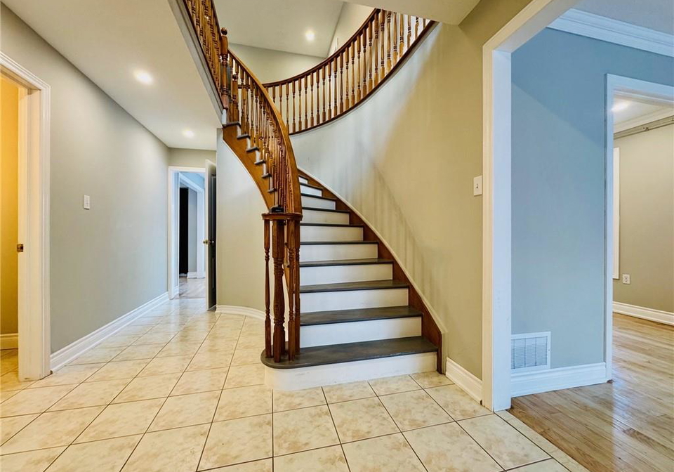 24-steeplechase-drive-ancaster-ontario-40796559