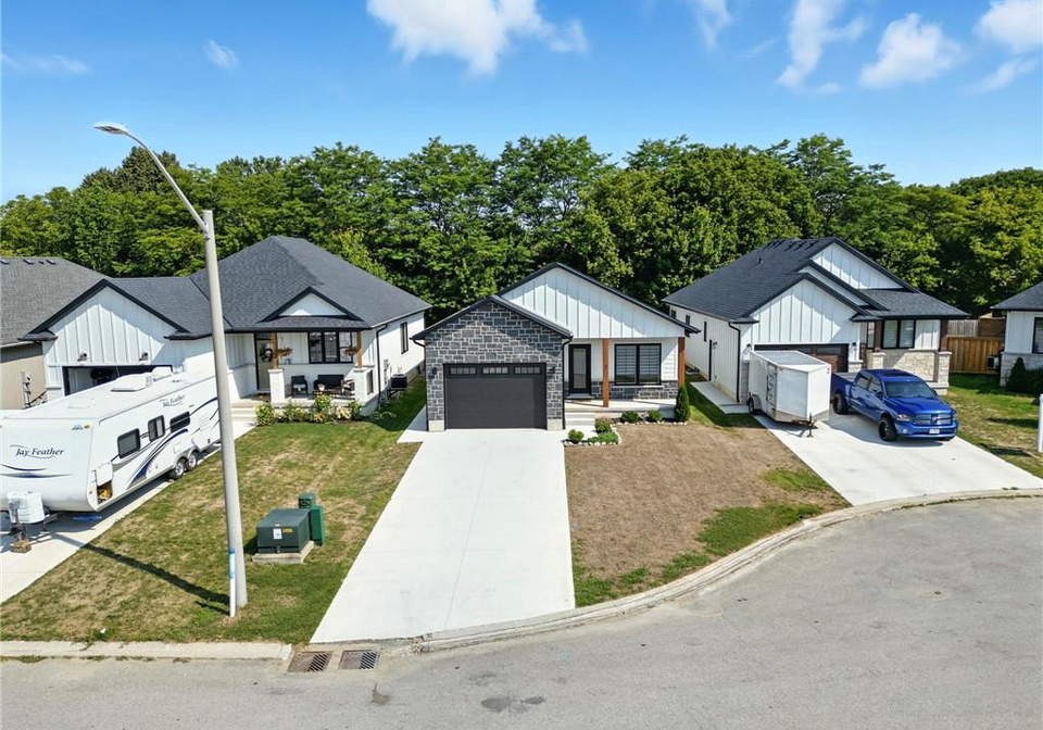7-macneil-court-port-burwell-ontario-40796583
