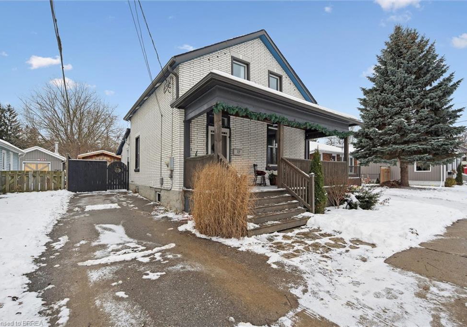 17-ball-street-paris-ontario-40796773