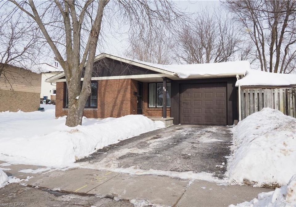 24-blackwell-drive-kitchener-ontario-40796799