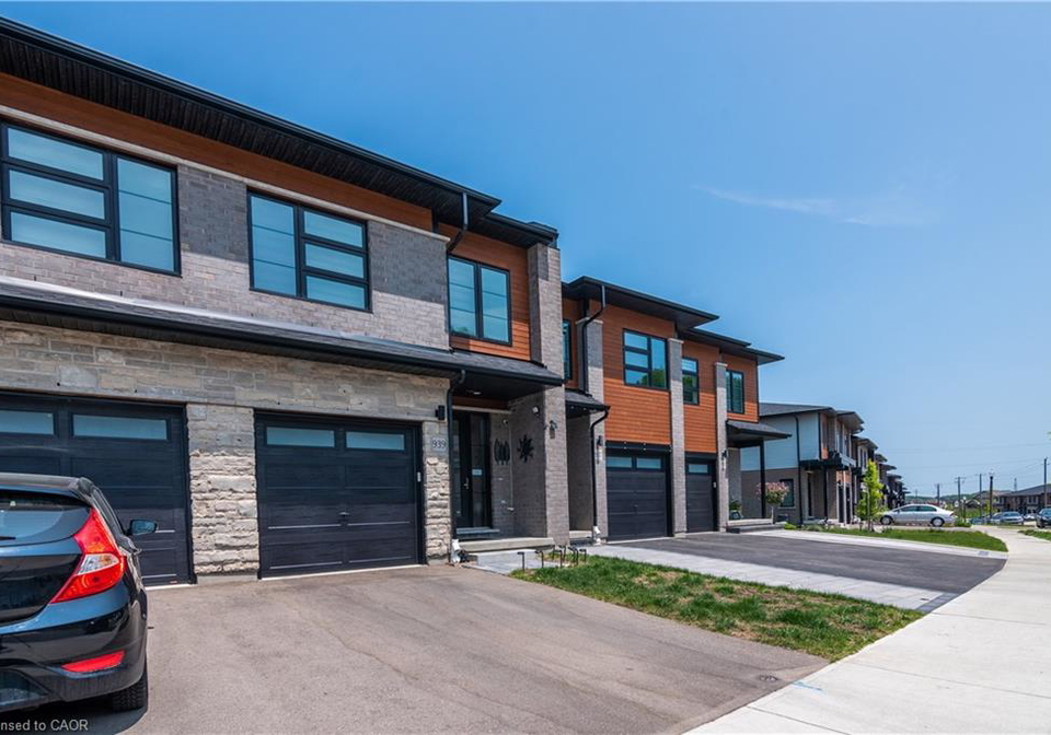 939-robert-ferrie-drive-kitchener-ontario-40796809