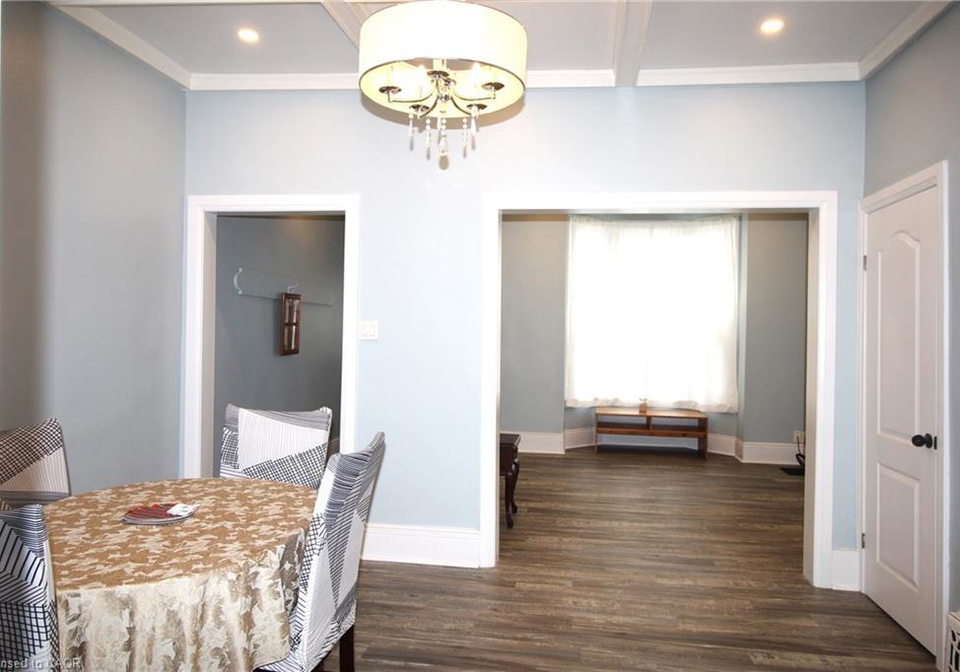 19-emerald-street-n-hamilton-ontario-40796898