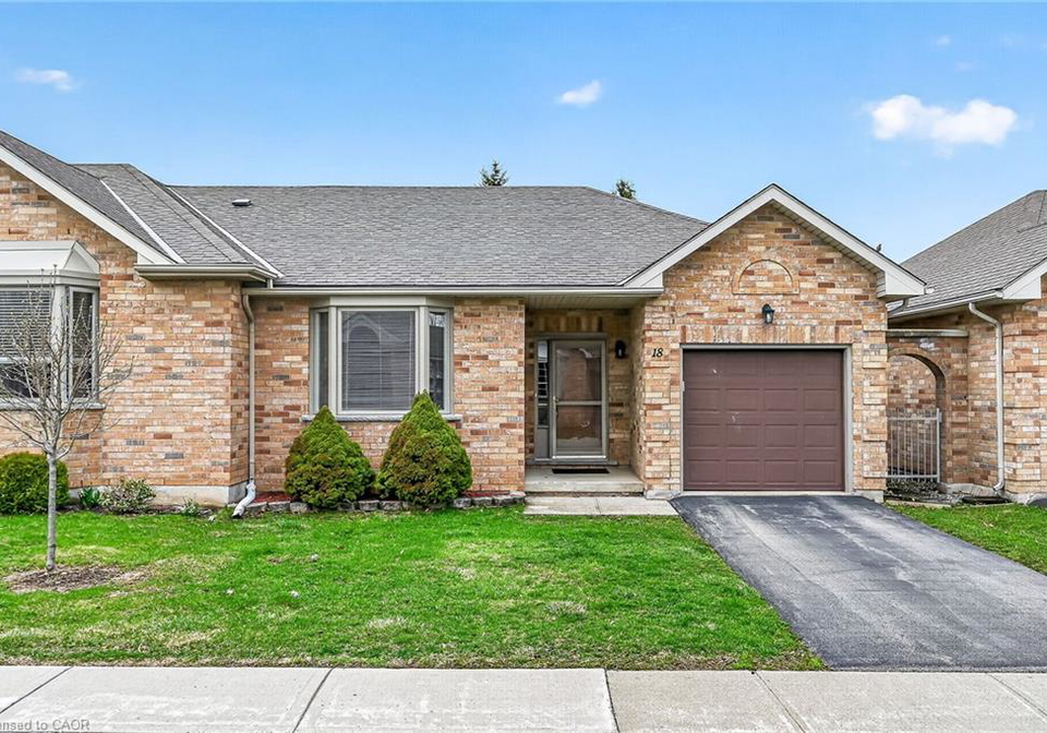 18-critzia-drive-mount-hope-ontario-40797010