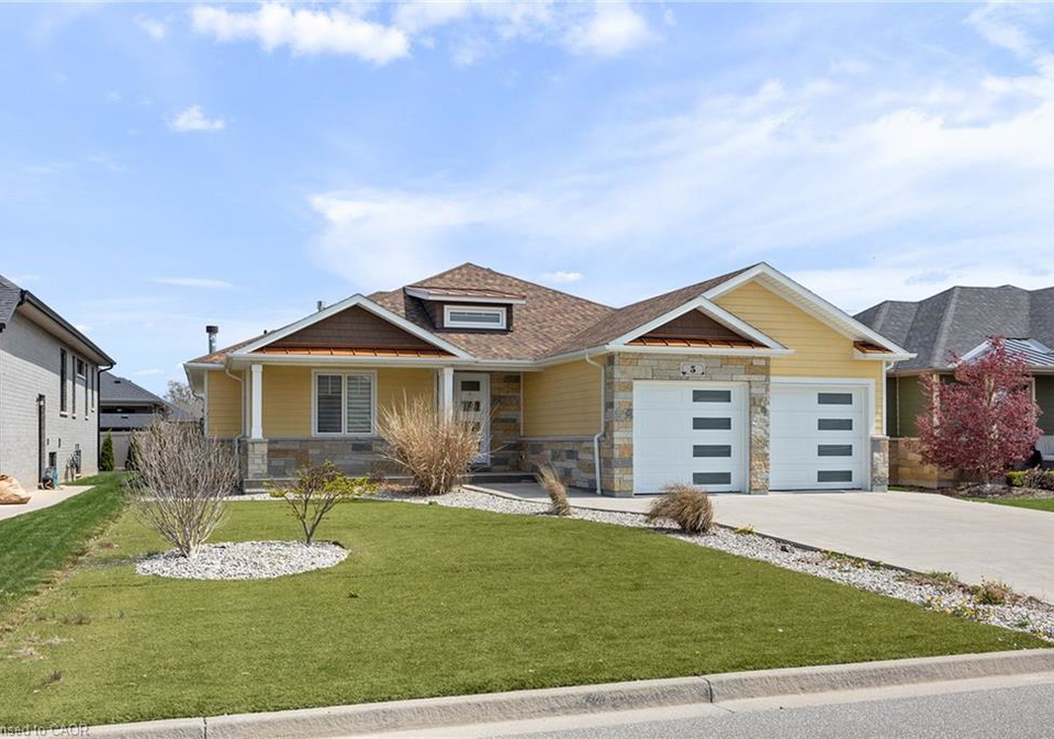 5-fracas-court-kingsville-ontario-40797046