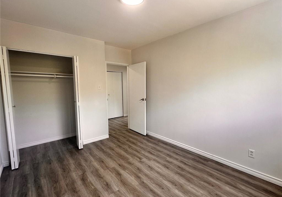 232-louisa-street-kitchener-ontario-40797105