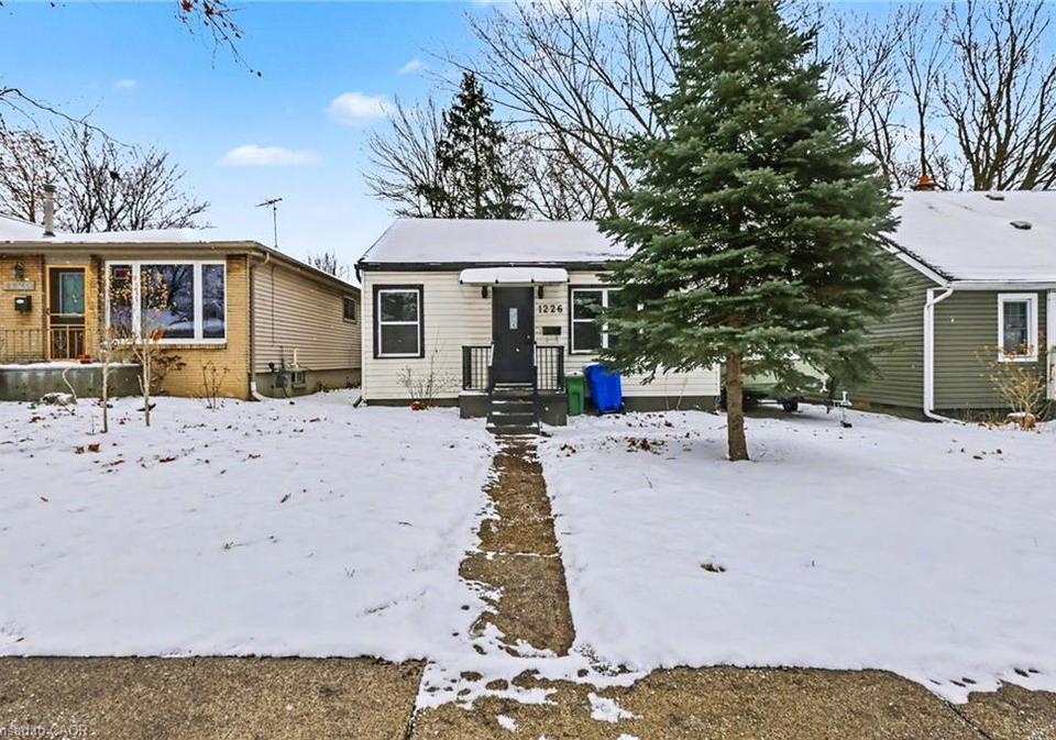 1226-wigle-avenue-windsor-ontario-40797127