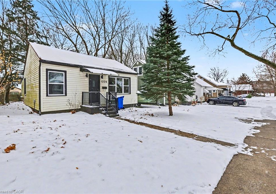 1226-wigle-avenue-windsor-ontario-40797127