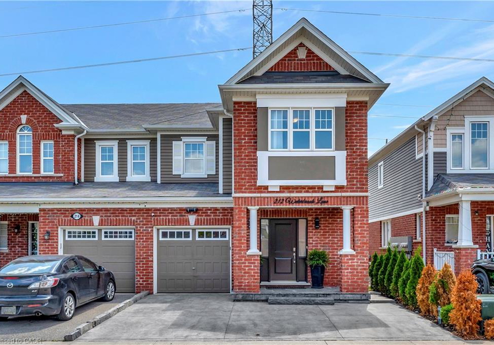 212-waterbrook-lane-kitchener-ontario-40797154