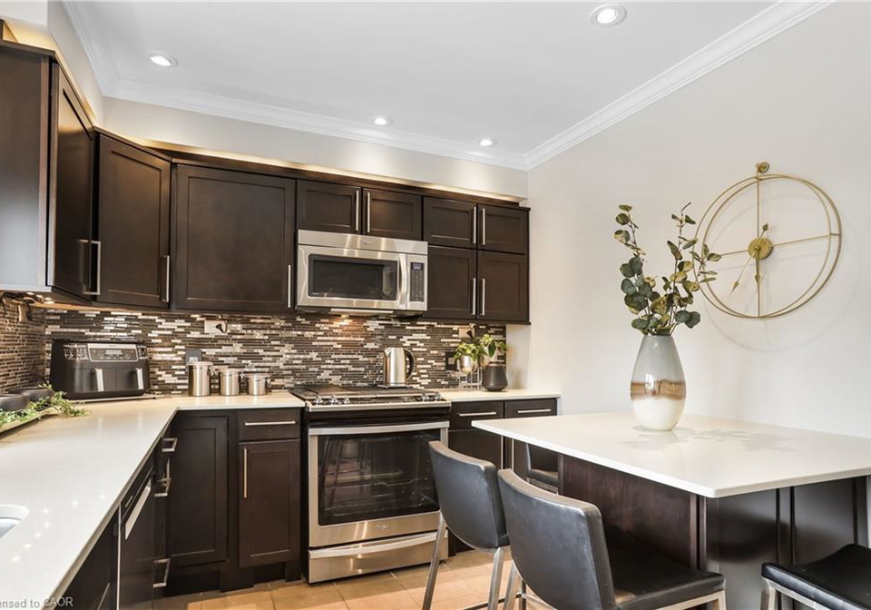 231-8-highway-stoney-creek-ontario-40797275