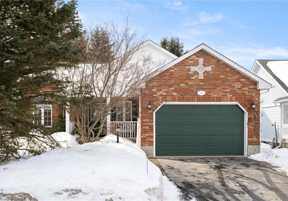 7-lakefield-court-baden-ontario-40797300