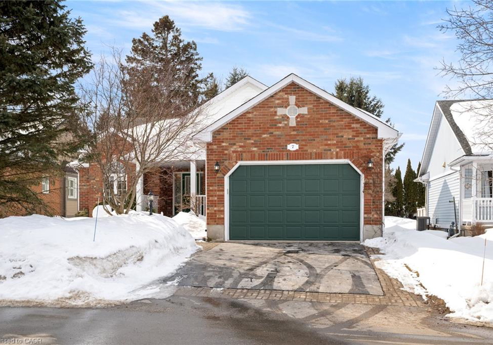 7-lakefield-court-baden-ontario-40797300