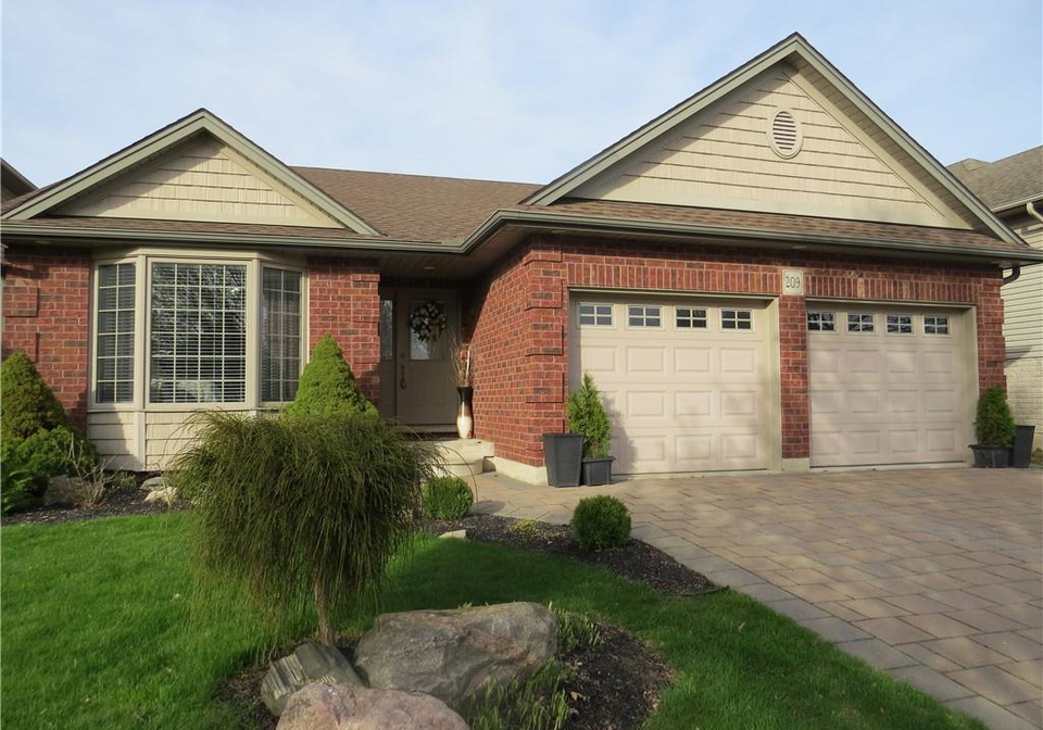 209-kingfisher-avenue-woodstock-ontario-40797436