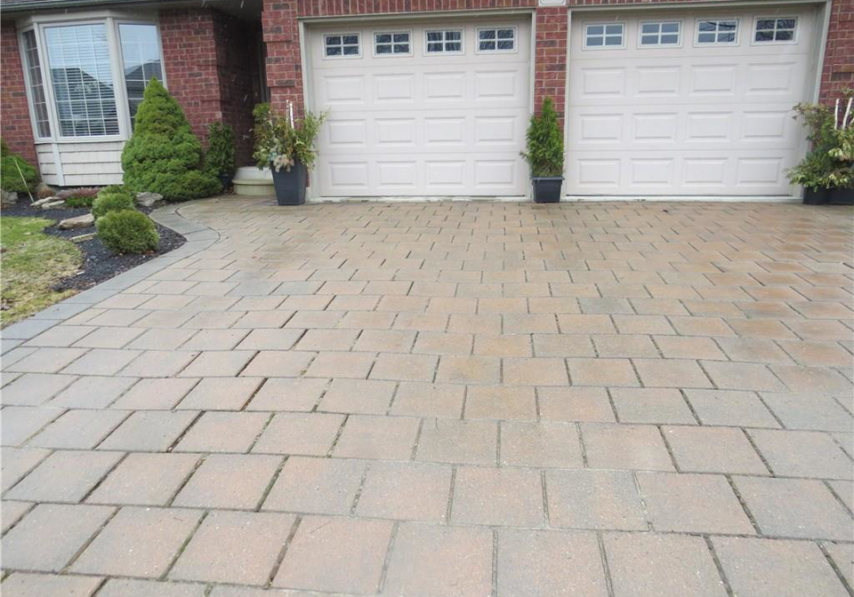 209-kingfisher-avenue-woodstock-ontario-40797436