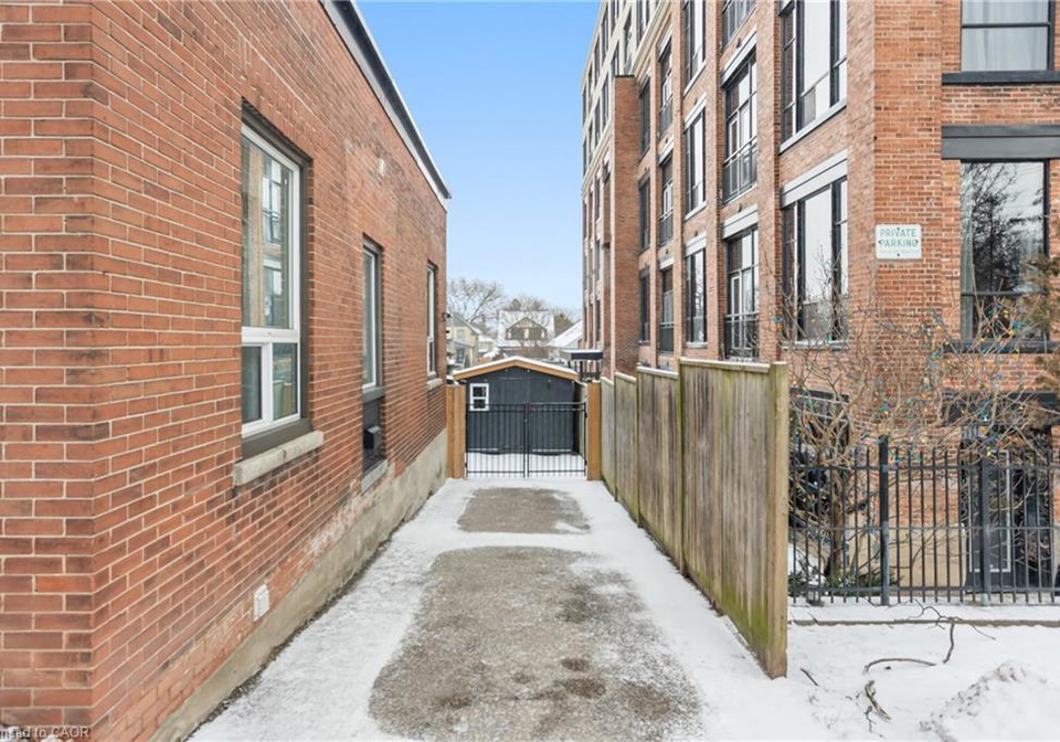 66-chestnut-street-kitchener-ontario-40797461