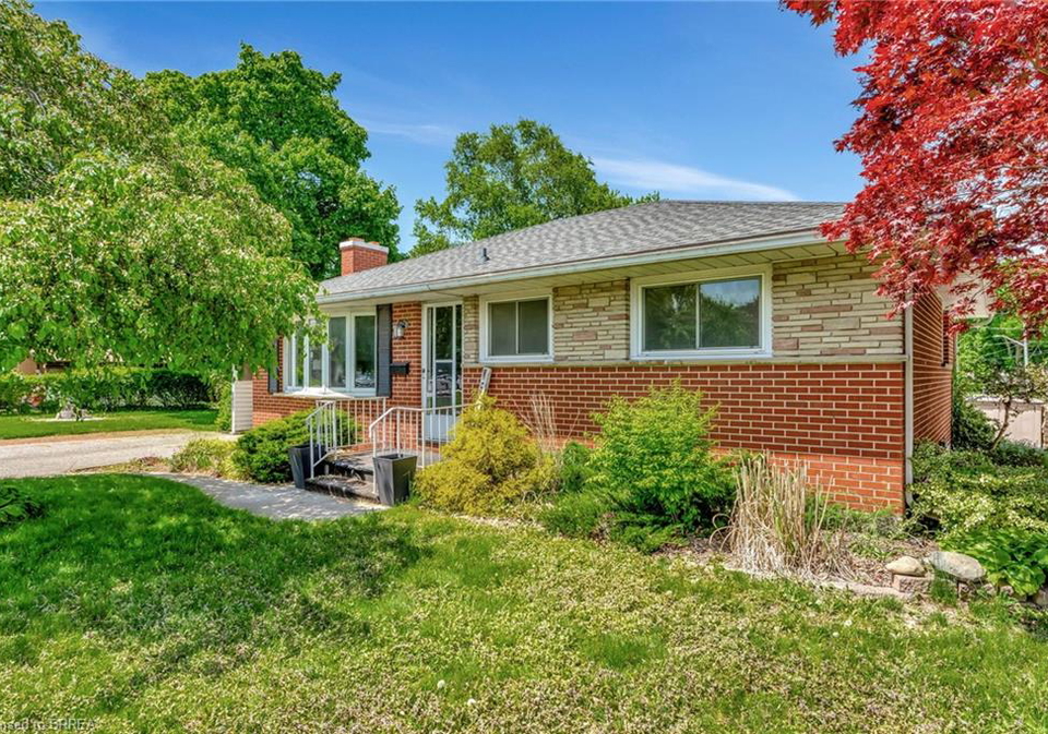 1017-braeside-street-woodstock-ontario-40797521